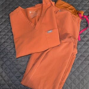 FIGS Women's Orange Scrub Set